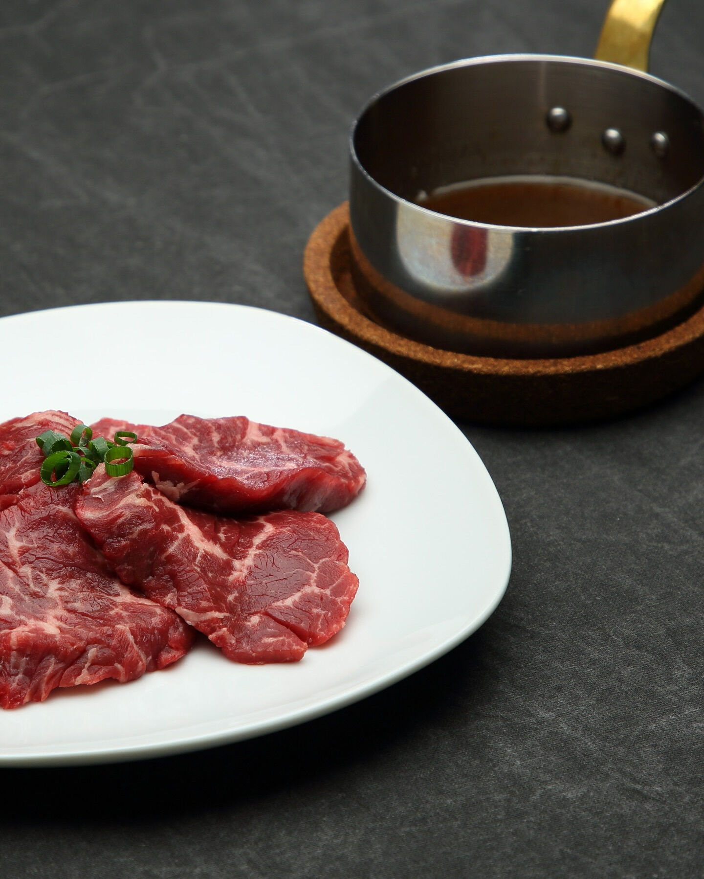 こんにちは、焼肉酒場牛膳です！🍖 今日は当店のイチオシメニュ